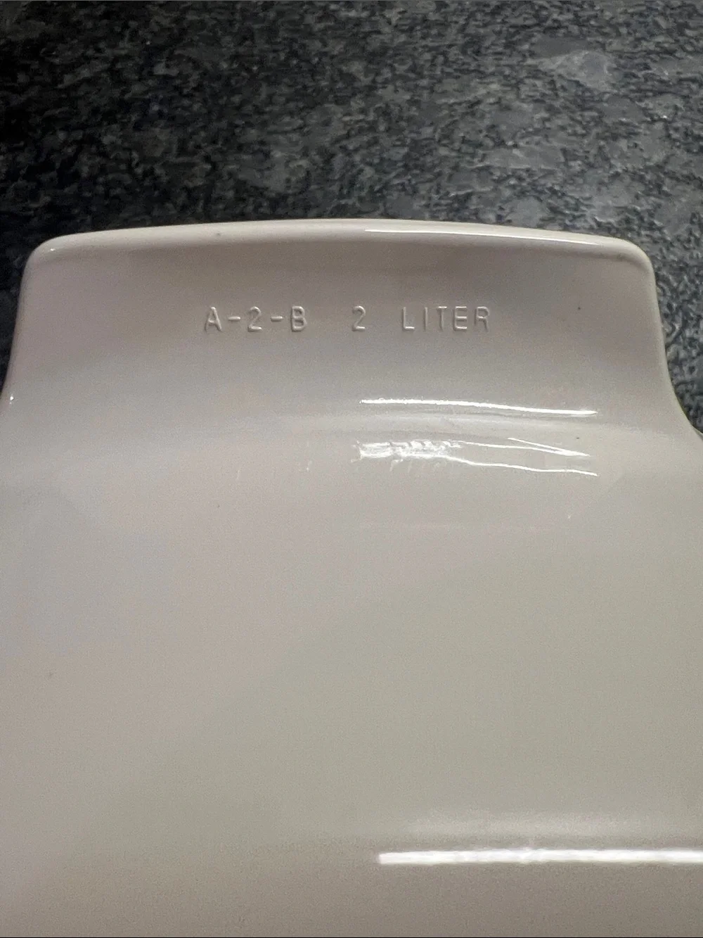 Corningware ABUNDANCE White Casserole Dish with Amber Glass Lid 2 ltr. A-2-B